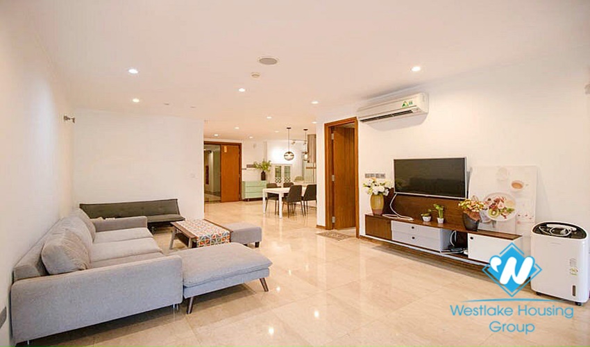 Fully furnished apartment high floor 2 bedrooms open kitchen only at L tower Ciputra